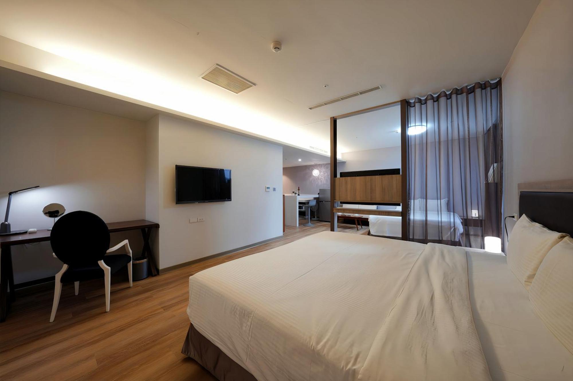 Freedom Design Hotel Luzhu Ruang foto