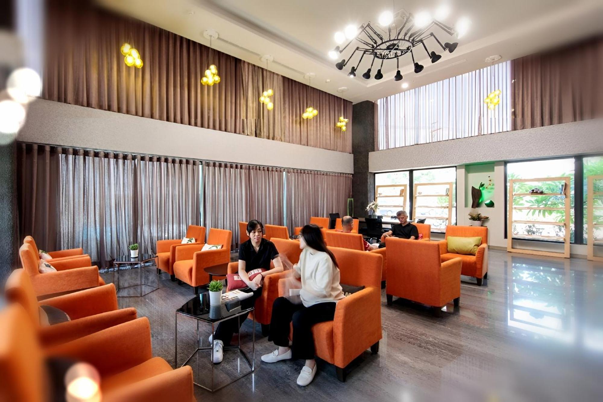 Freedom Design Hotel Luzhu Bagian luar foto