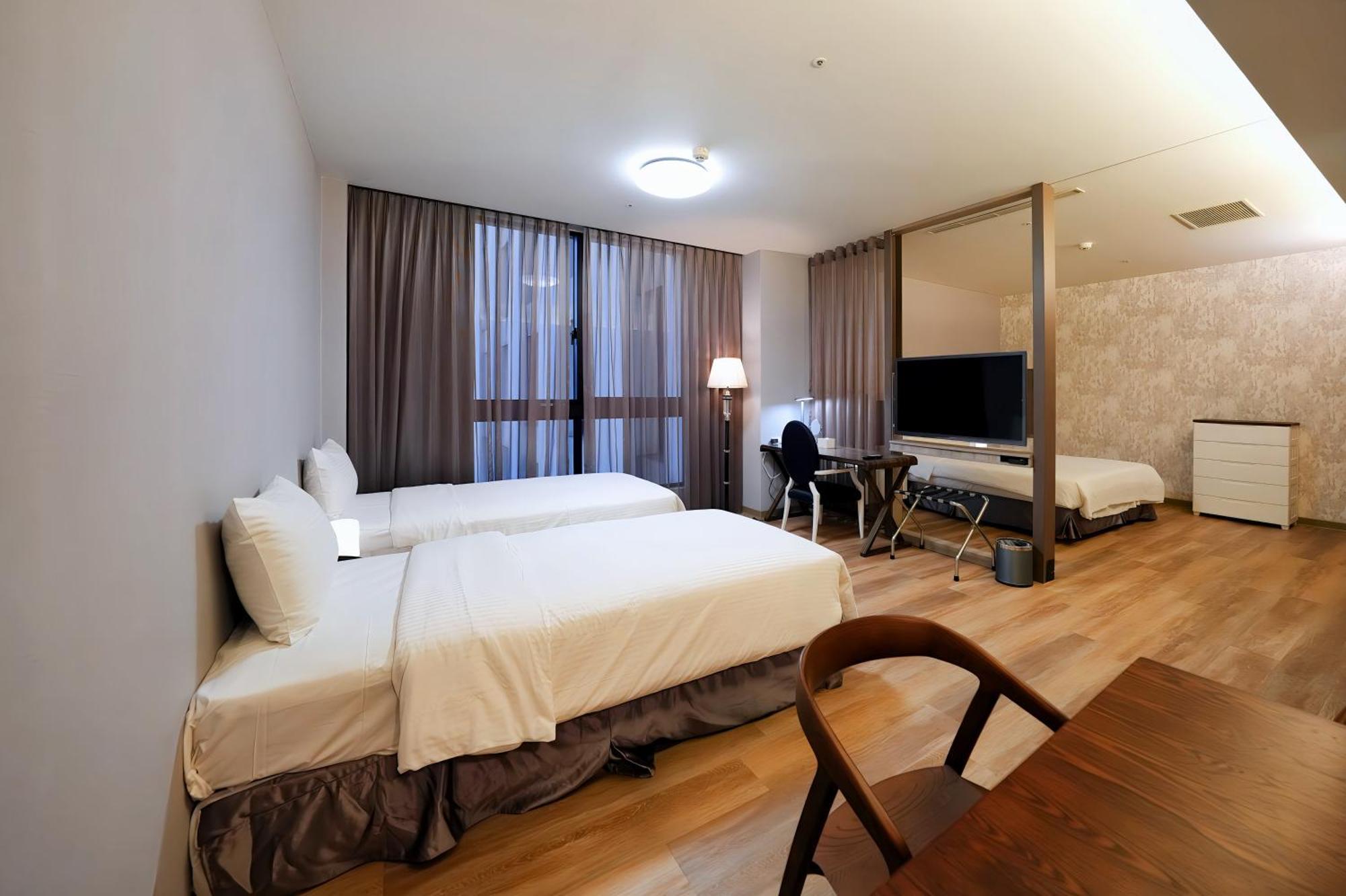Freedom Design Hotel Luzhu Ruang foto