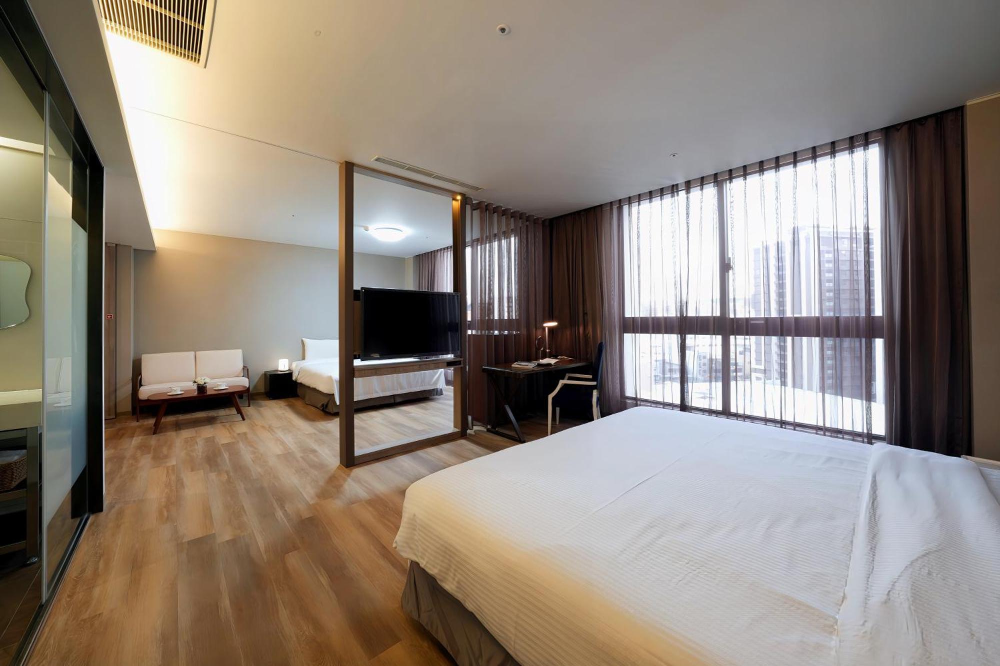 Freedom Design Hotel Luzhu Ruang foto